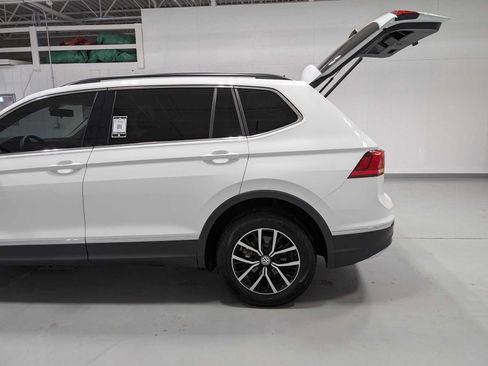 Used 2021 Volkswagen Tiguan SE image 10