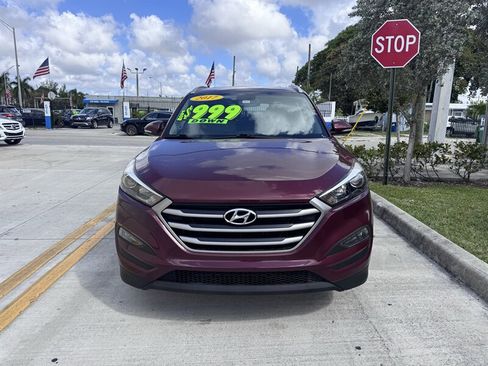 Used 2017 Hyundai Tucson SE Plus image 2