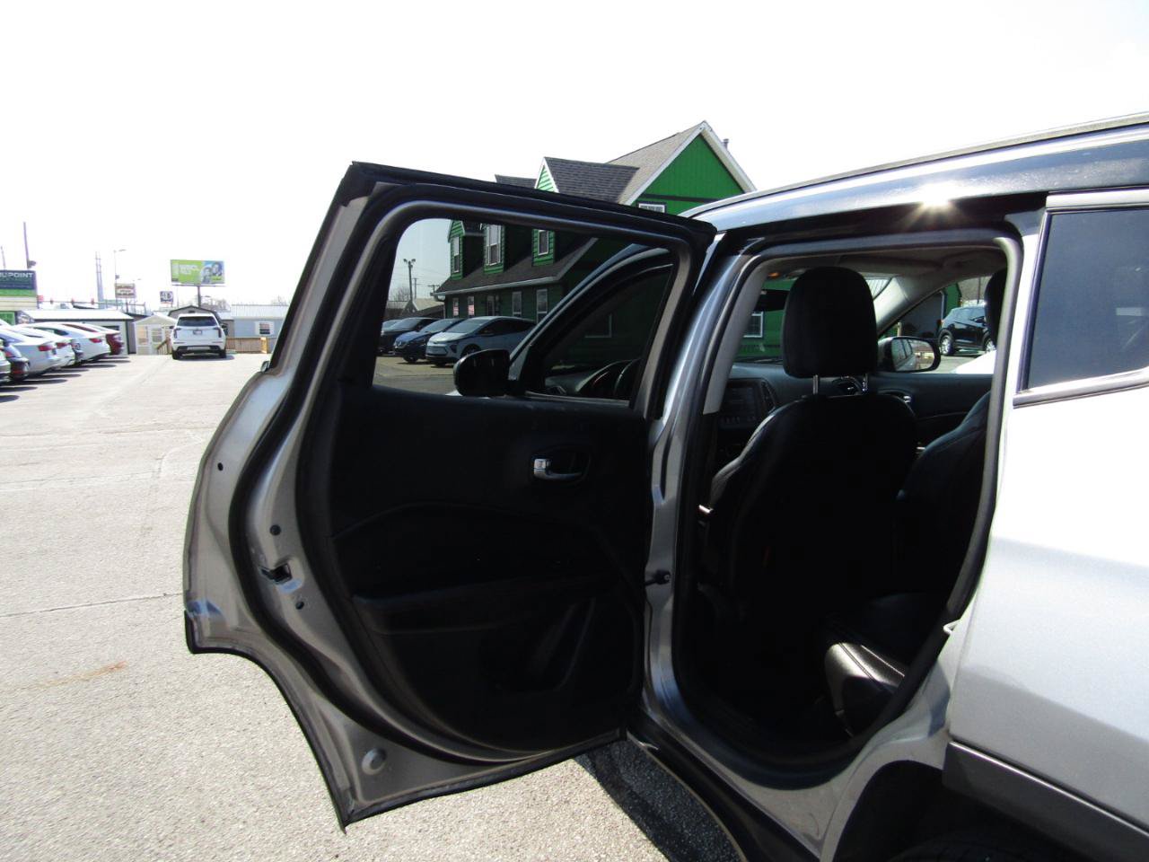 Used 2020 Jeep Compass Trailhawk AWD/4WD image 17