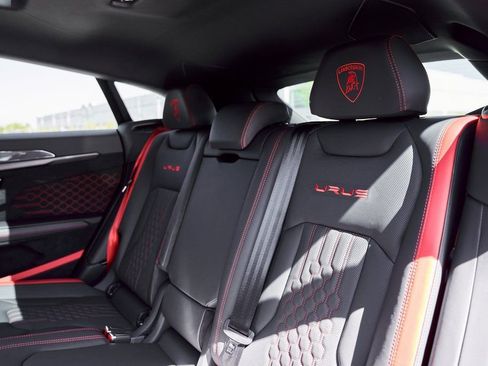 Used 2024 Lamborghini Urus Performante AWD/4WD image 56