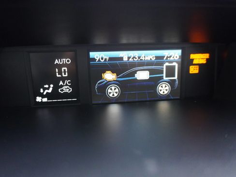 Used 2014 Subaru Crosstrek Touring w/ Popular Package #1 AWD/4WD image 21