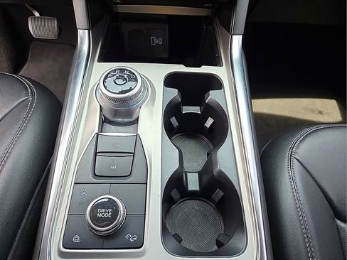 Used 2023 Ford Explorer XLT w/ Equipment Group 202A AWD/4WD image 25