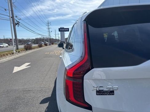 Certified 2025 Volvo XC90 B5 Plus image 10