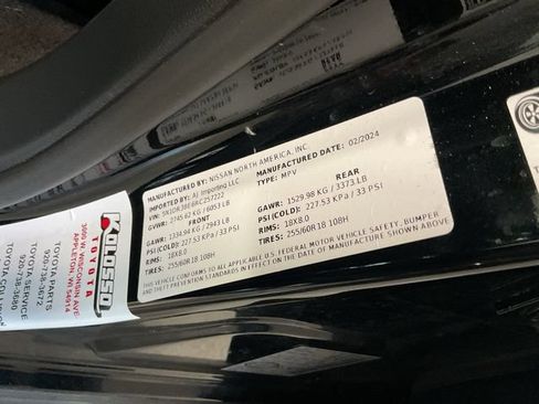Used 2024 Nissan Pathfinder SV AWD/4WD image 34