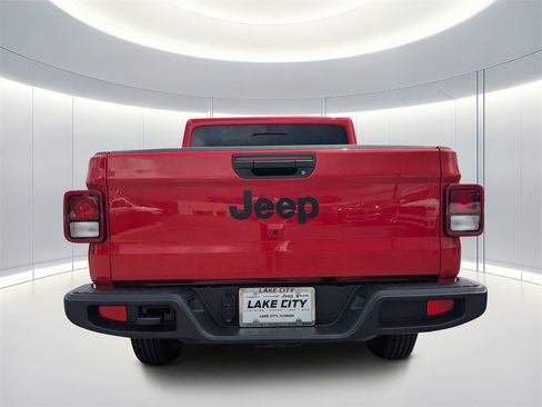 New 2025 Jeep Gladiator Sport image 5