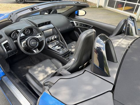 Used 2018 Jaguar F-TYPE R-Dynamic AWD/4WD image 20