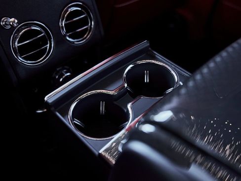 Used 2024 Rolls-Royce Cullinan Black Badge w/ Dark Exterior Package image 59