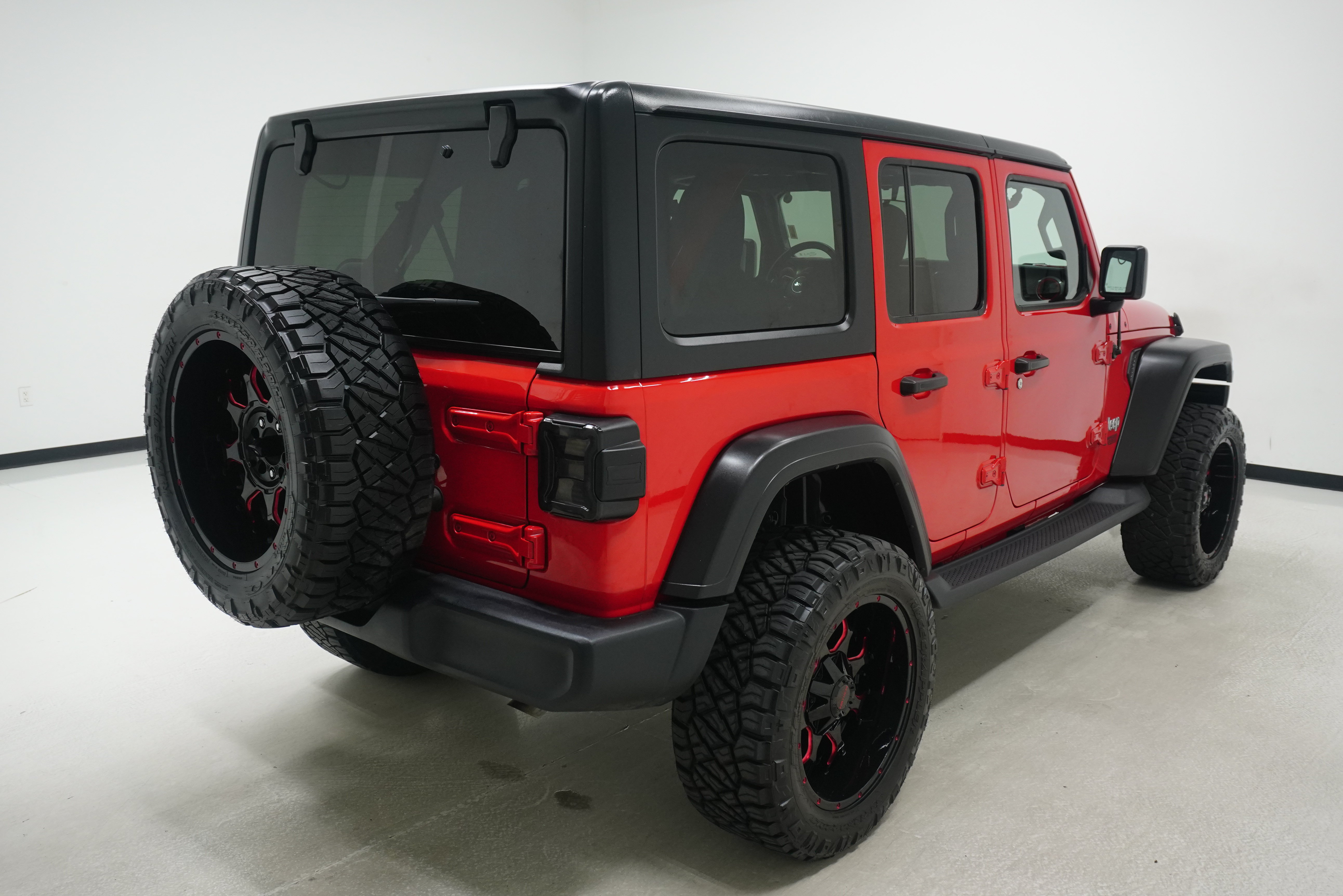Used 2019 Jeep Wrangler Unlimited Sport S AWD/4WD image 4