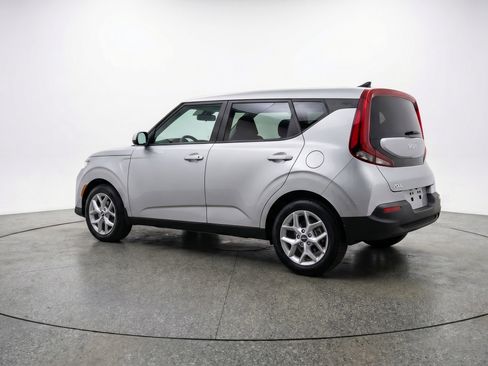 Used 2025 Kia Soul LX w/ LX Technology Package image 6