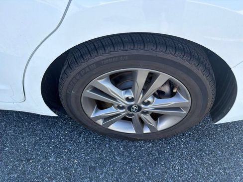 Used 2018 Hyundai Elantra SEL FWD image 13