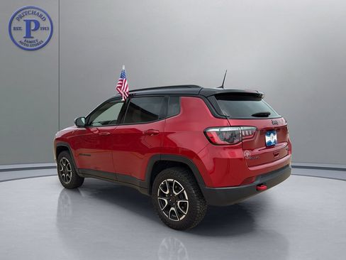 Used 2025 Jeep Compass Trailhawk AWD/4WD image 5