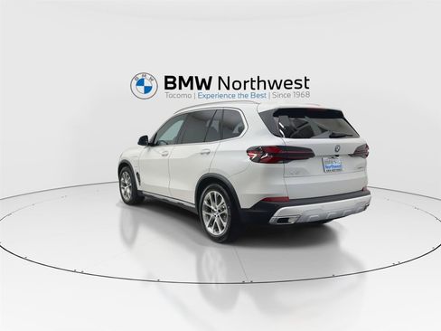 New 2026 BMW X5 xDrive50e w/ Climate Comfort Package AWD/4WD image 12