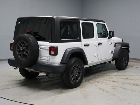 Used 2024 Jeep Wrangler Unlimited Sport AWD/4WD image 10