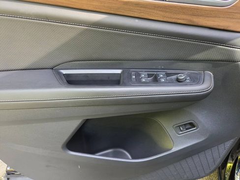 Used 2026 Volkswagen Atlas SE FWD image 15