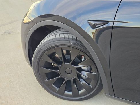 Used 2023 Tesla Model Y Standard Sport Utility 4D image 33