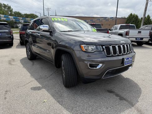 Used 2019 Jeep Grand Cherokee Limited w/ Trailer Tow Group IV AWD/4WD image 3