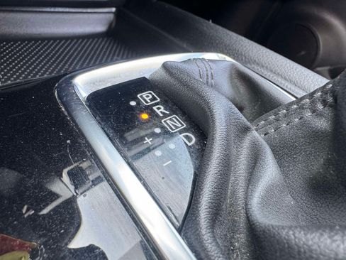 Used 2020 Nissan Rogue S FWD image 33