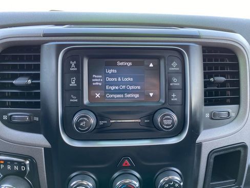 Used 2017 RAM 1500 Express image 24