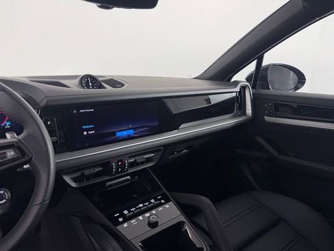 Certified 2026 Porsche Cayenne Coupe AWD/4WD image 24