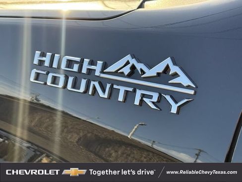 Used 2025 Chevrolet Silverado 1500 High Country w/ High Country Premium Package AWD/4WD image 11