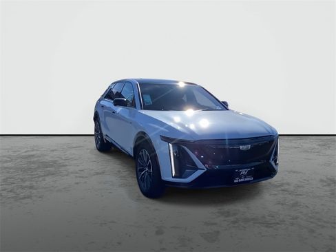 New 2026 Cadillac Lyriq Sport image 2