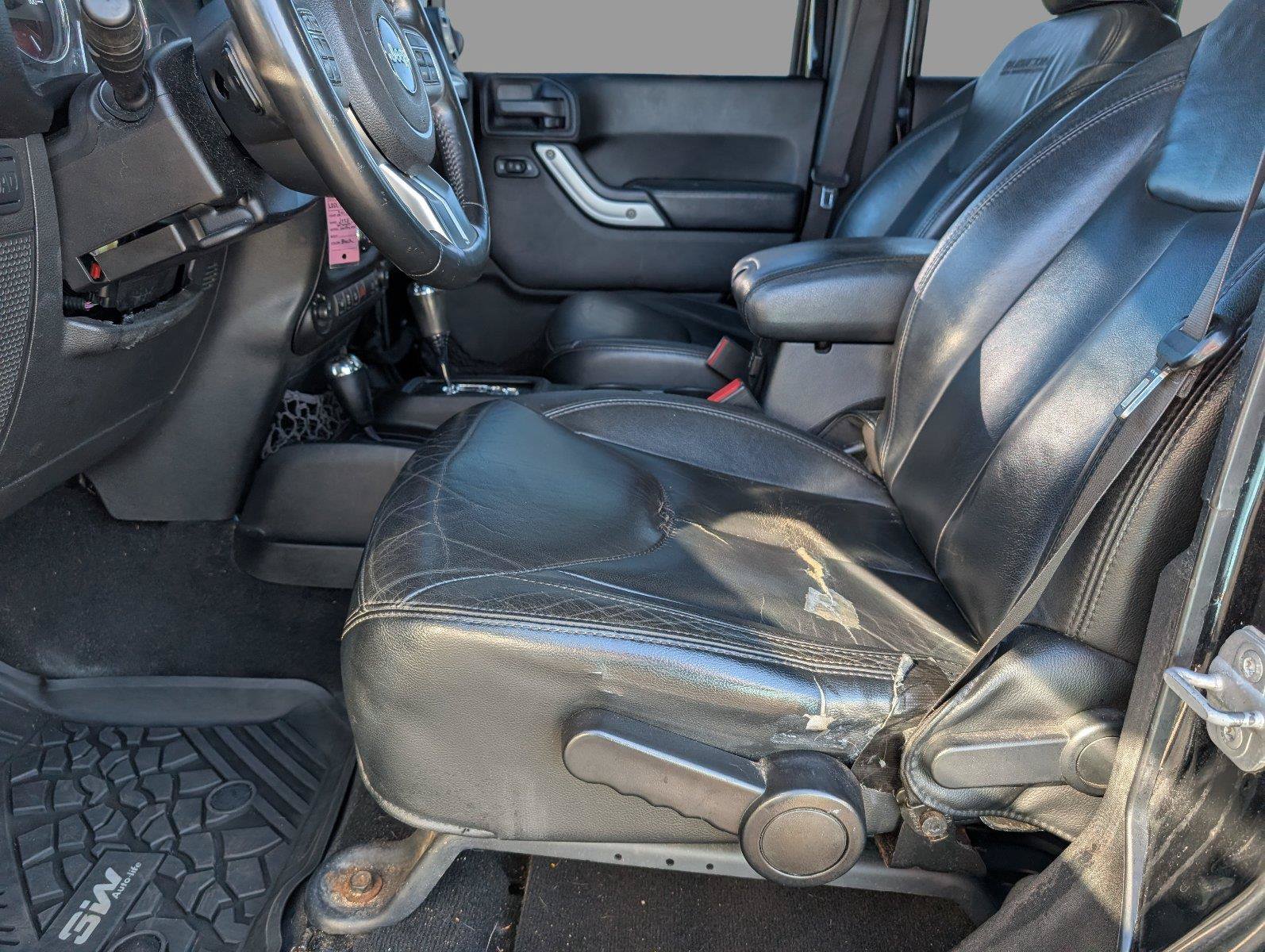 Used 2013 Jeep Wrangler Unlimited Rubicon AWD/4WD image 3