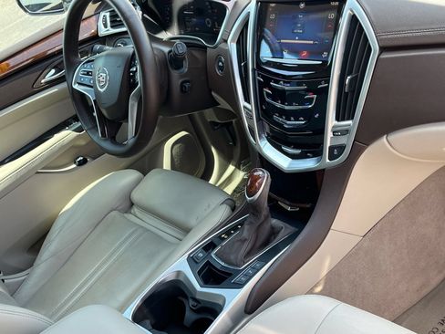 Used 2014 Cadillac SRX Luxury w/ Driver Awareness Package FWD image 9