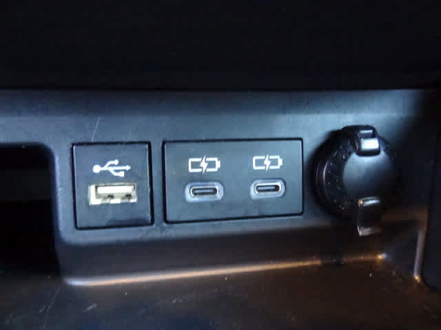 Used 2025 Toyota Highlander XSE AWD/4WD image 13