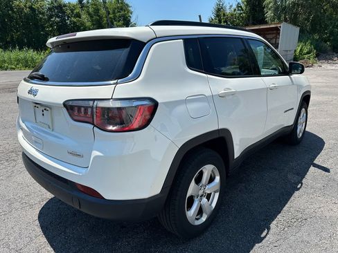Certified 2019 Jeep Compass Latitude w/ Cold Weather Group AWD/4WD image 13