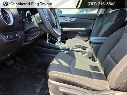 Used 2023 Kia Forte LXS w/ LXS Technology Package FWD image 8