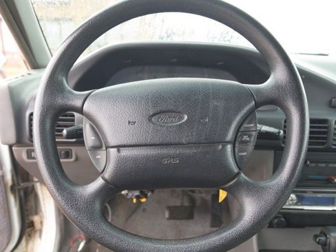 Used 1995 Ford Escort LX image 16