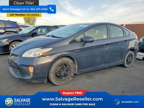 Used 2015 Toyota Prius Two image 1