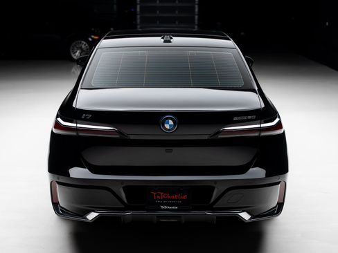 Used 2024 BMW i7 eDrive50 w/ M Sport Package image 27