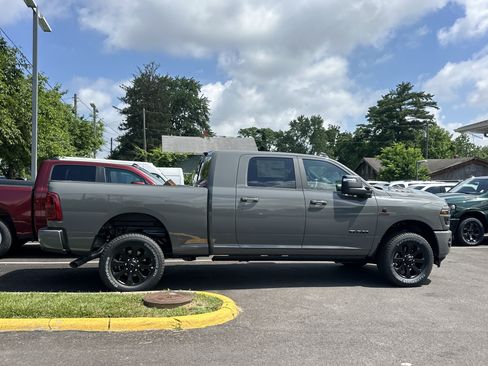 New 2026 RAM 2500 Laramie AWD/4WD image 21