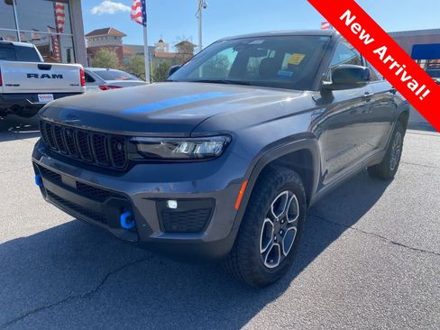 Used 2022 Jeep Grand Cherokee Trailhawk w/ Advanced Protech Group II AWD/4WD image 1
