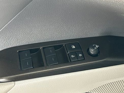 Used 2024 Toyota Camry SE FWD image 12