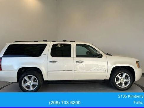 Used 2014 Chevrolet Suburban LTZ image 10
