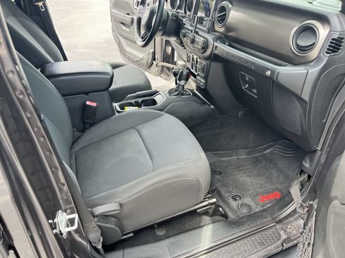 Used 2018 Jeep Wrangler Unlimited Sport S AWD/4WD image 34