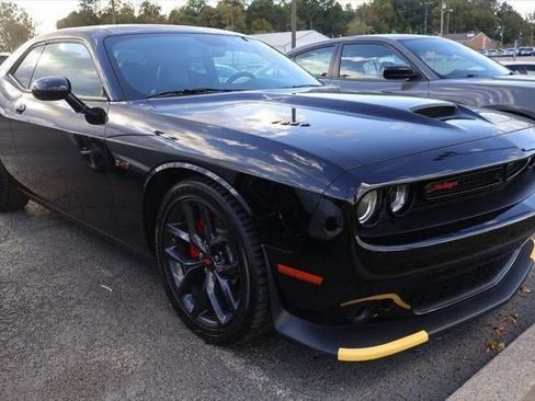 Used 2023 Dodge Challenger R/T w/ Blacktop Package image 2