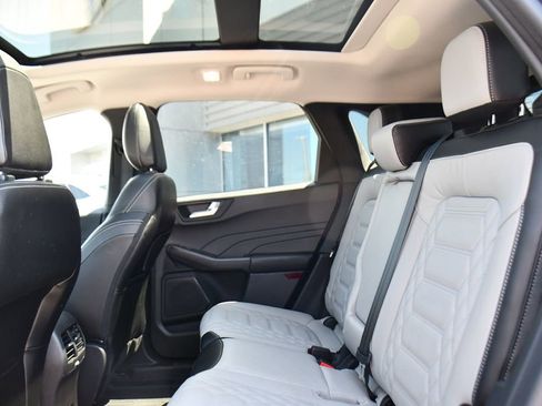 Used 2023 Ford Escape Platinum w/ Premium Technology Package AWD/4WD image 21