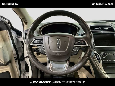 Used 2019 Lincoln Nautilus Reserve FWD image 13