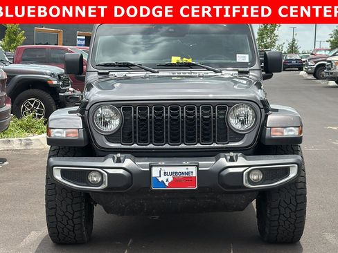 Used 2024 Jeep Gladiator Sport AWD/4WD image 2