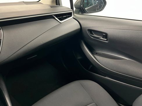 Used 2022 Toyota Corolla LE image 11
