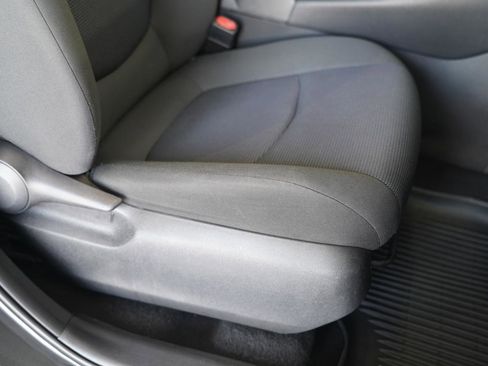 Used 2019 Toyota RAV4 LE w/ All Weather Liner Package AWD/4WD image 32