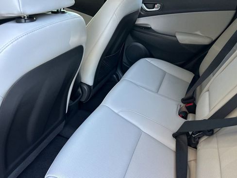Used 2023 Hyundai Kona Limited FWD image 9