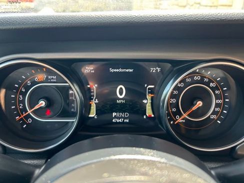 Used 2022 Jeep Wrangler Sport AWD/4WD image 2