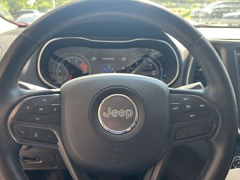 Used 2019 Jeep Cherokee Trailhawk w/ Cold Weather Group AWD/4WD image 6