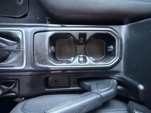 Used 2021 Jeep Wrangler Unlimited Sport AWD/4WD image 31