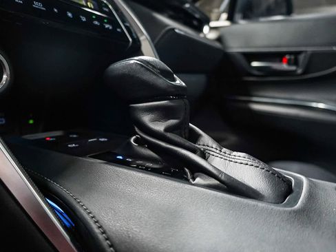 Certified 2024 Toyota Venza Limited image 26