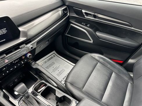 Used 2023 Kia Telluride S image 29